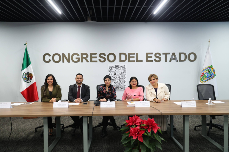 Evitar que una mascota sea regalo en temporada decembrina, exhortan en Congreso